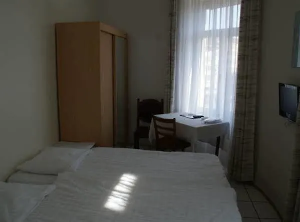 Stadthof Budget Hotel Basel City Center