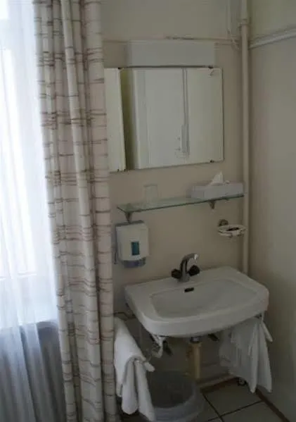 Stadthof Budget Hotel Basel City Center 3*,